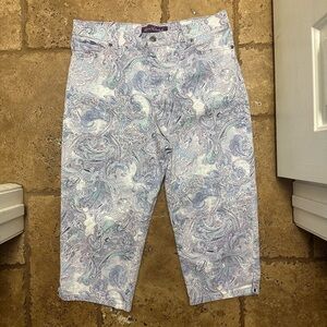 Gloria Vanderbilt Size 16 Paisley Denim Pants Capris Amanda Women’s Stretch